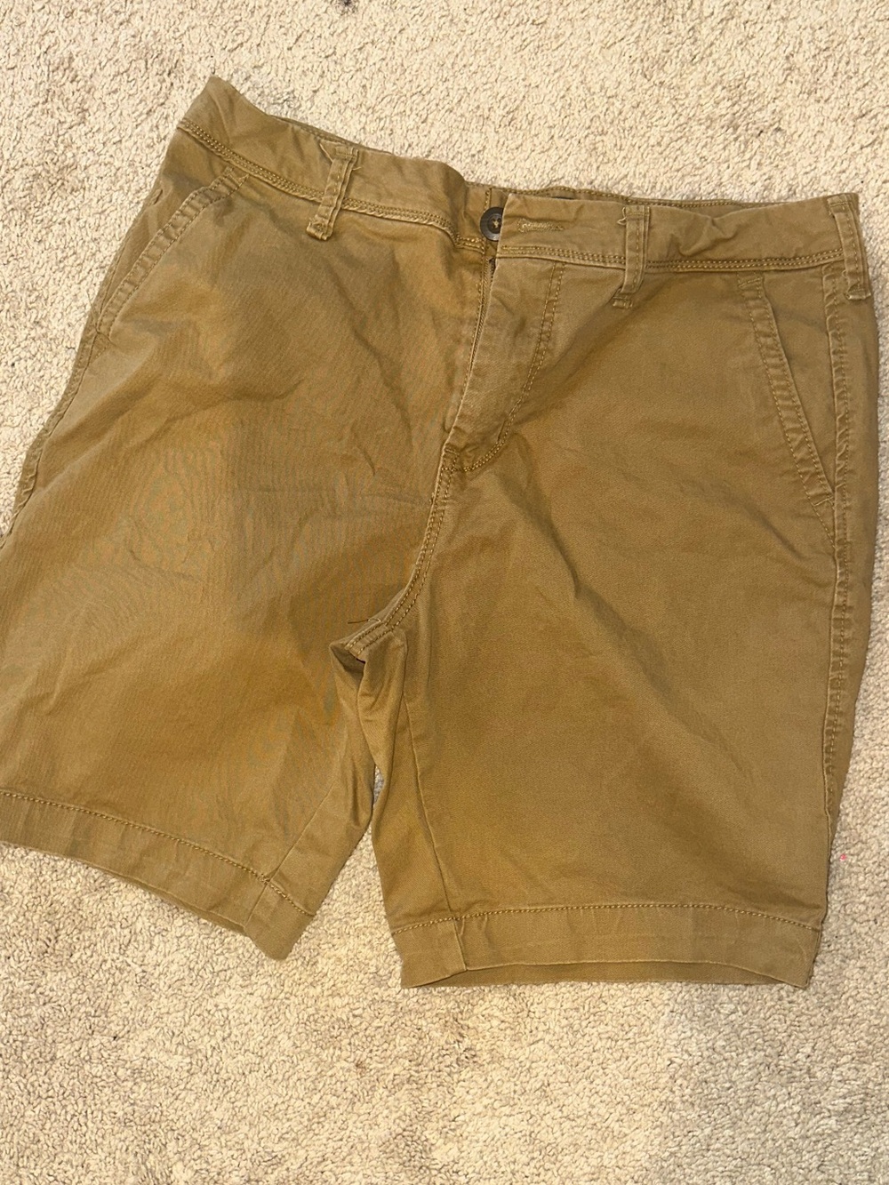 Aeropostale Men's Olive Green Flat Front Chino Shorts above knee